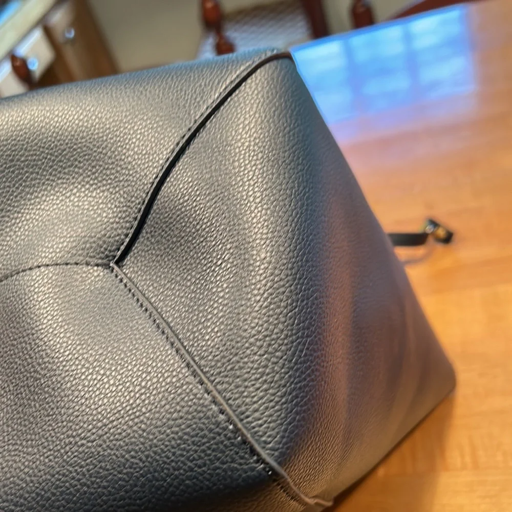 NWOT Tommy Bahama bag - Picture 9 of 15